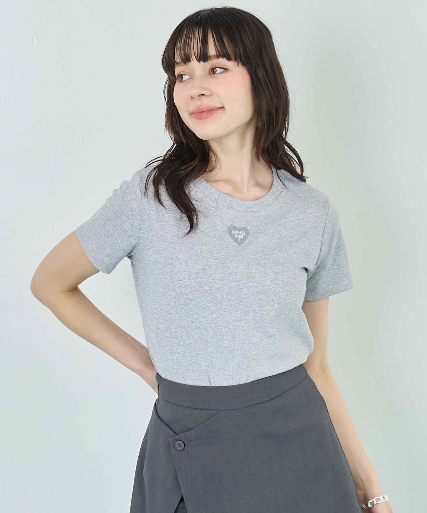 同色トーン ハート 刺繍 Tシャツ 153-5776