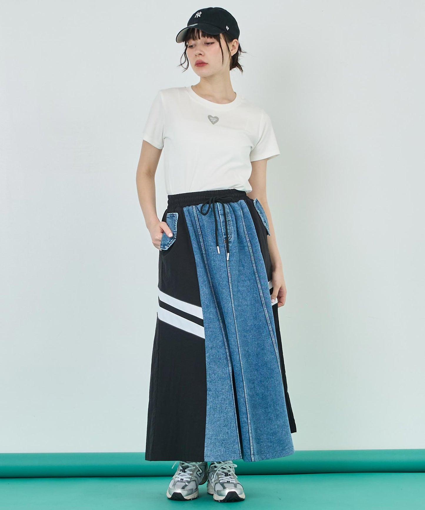 同色トーン ハート 刺繍 Tシャツ 153-5776