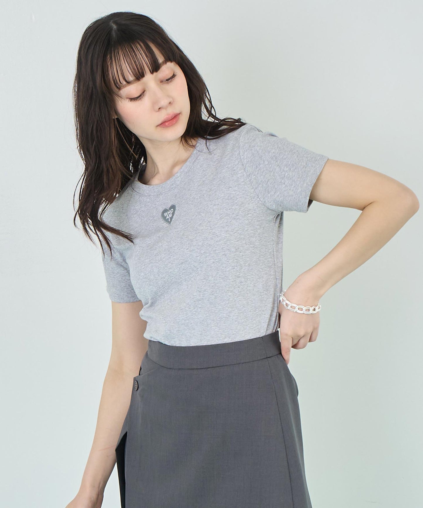 同色トーン ハート 刺繍 Tシャツ 153-5776
