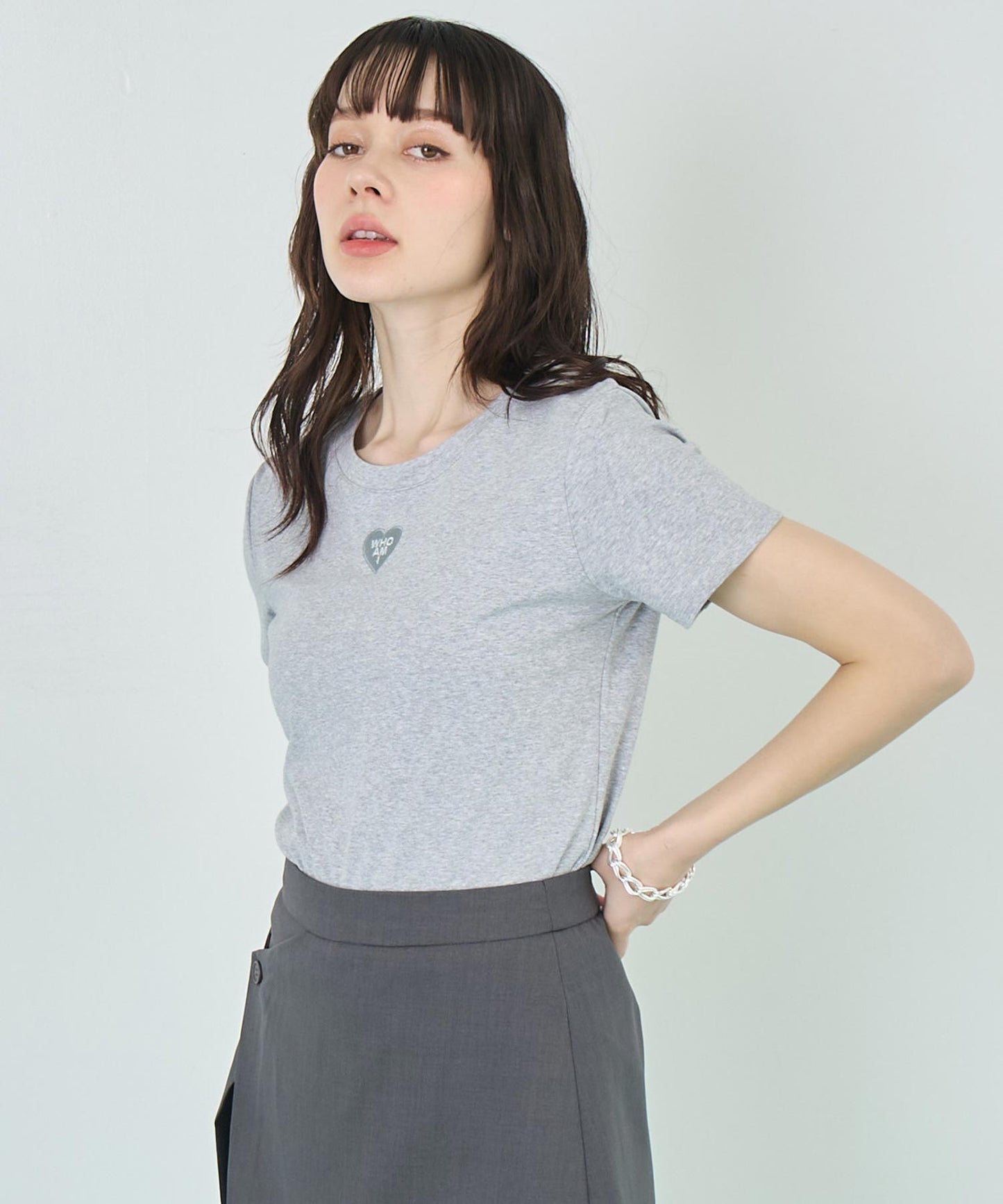 同色トーン ハート 刺繍 Tシャツ 153-5776