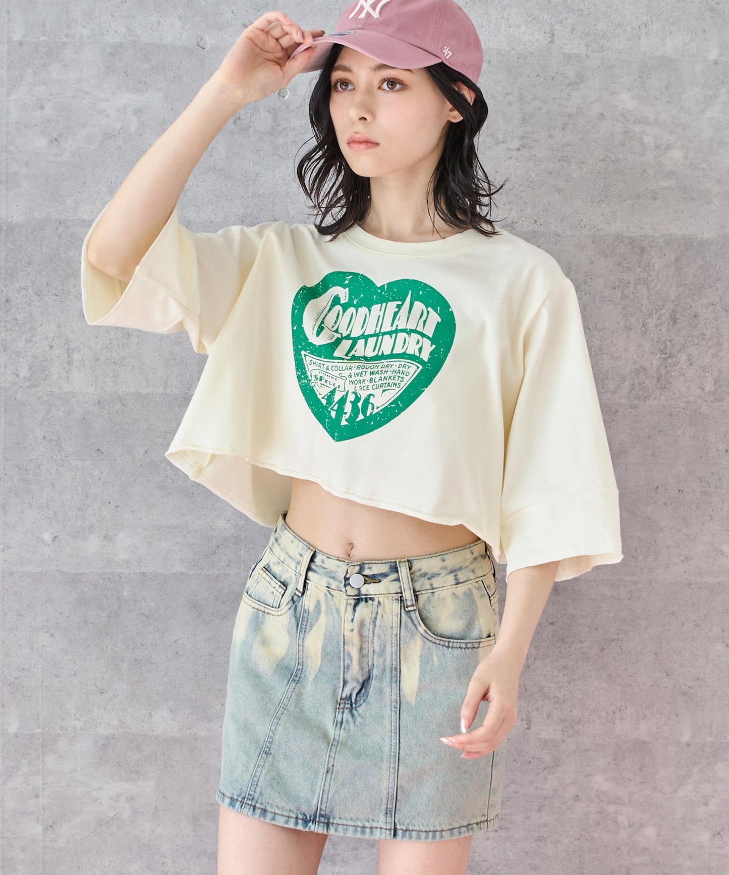 クロップド ハート プリント ロゴ Tシャツ 153-5792
