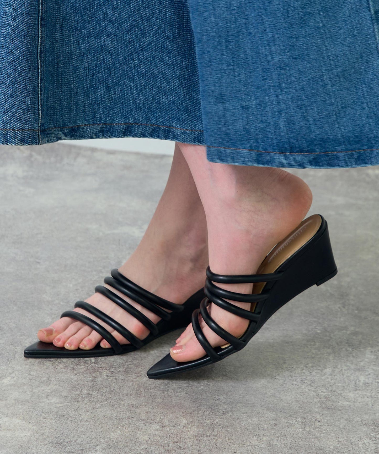 メタリック チューブストラップ ウェッジソール サンダル 369-9658