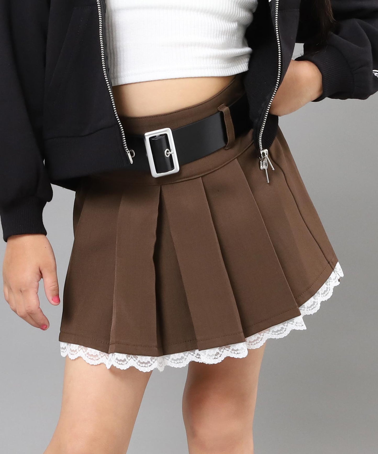 ブラウン(110サイズ着用/身長:約115cm)