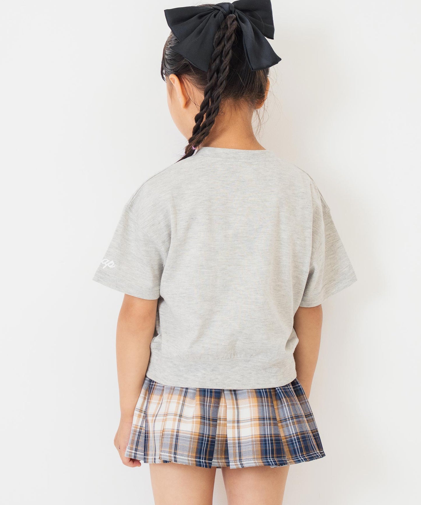 カレッジ フラワー スプレー クロップド Tシャツ 【ジュニアお揃い)】423-3430