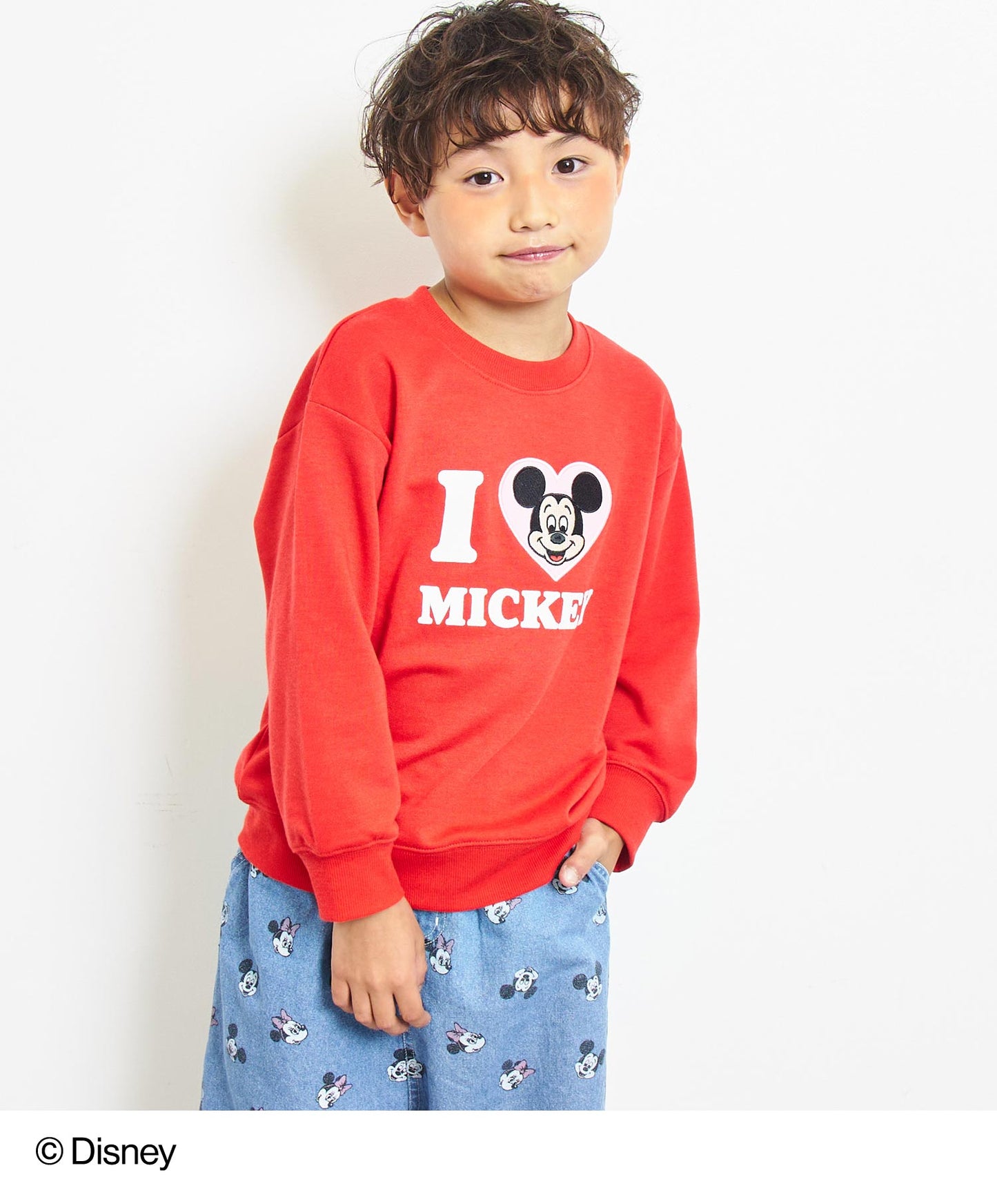 レッド(130サイズ着用/身長:約125cm)