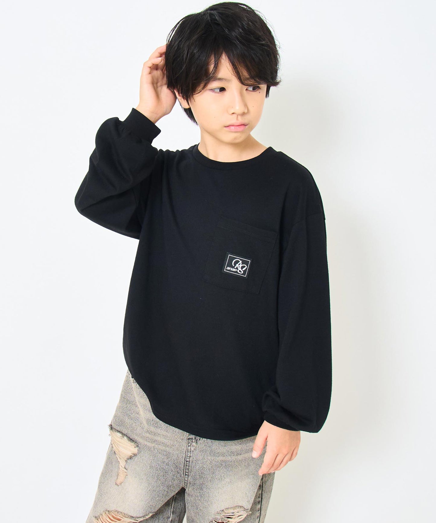 ブラック(130サイズ着用/身長:約129cm)