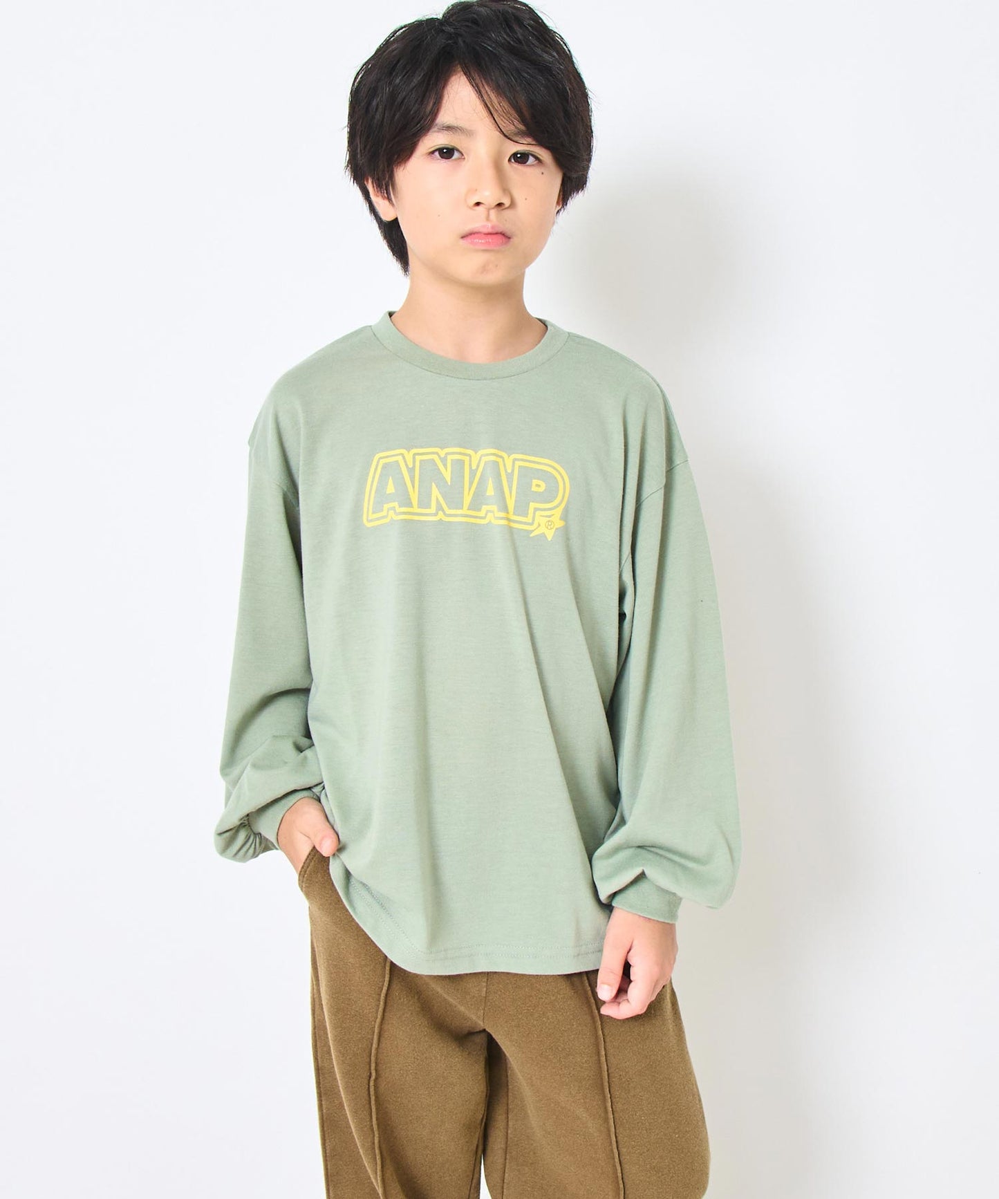 カーキ(130サイズ着用/身長:約129cm)