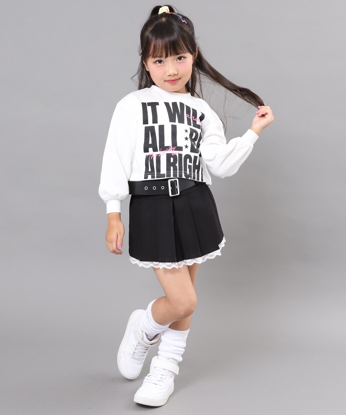 ホワイト(110サイズ着用/身長:約115cm)