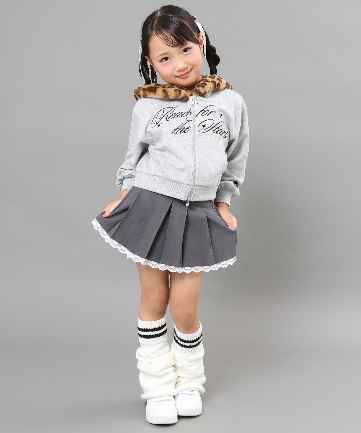 ライトグレー(110サイズ着用/身長:約115cm)