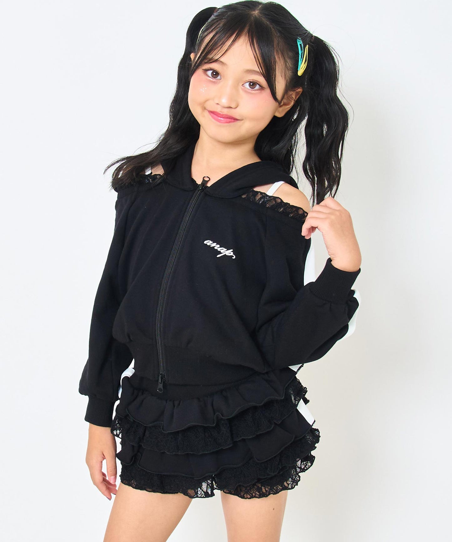 ブラック(120サイズ着用/身長:約128cm)