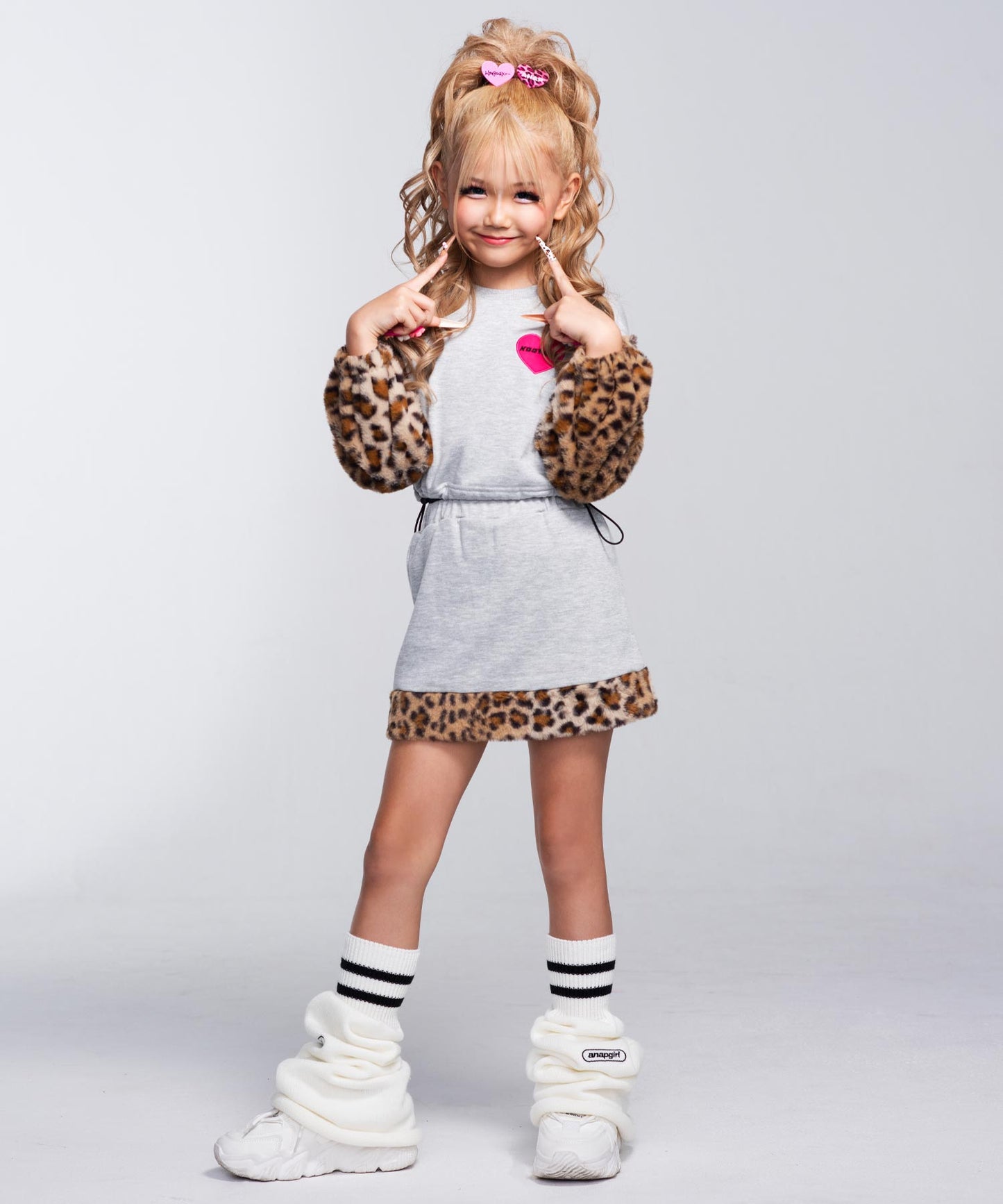 ライトグレー(120サイズ着用/身長:約126cm)