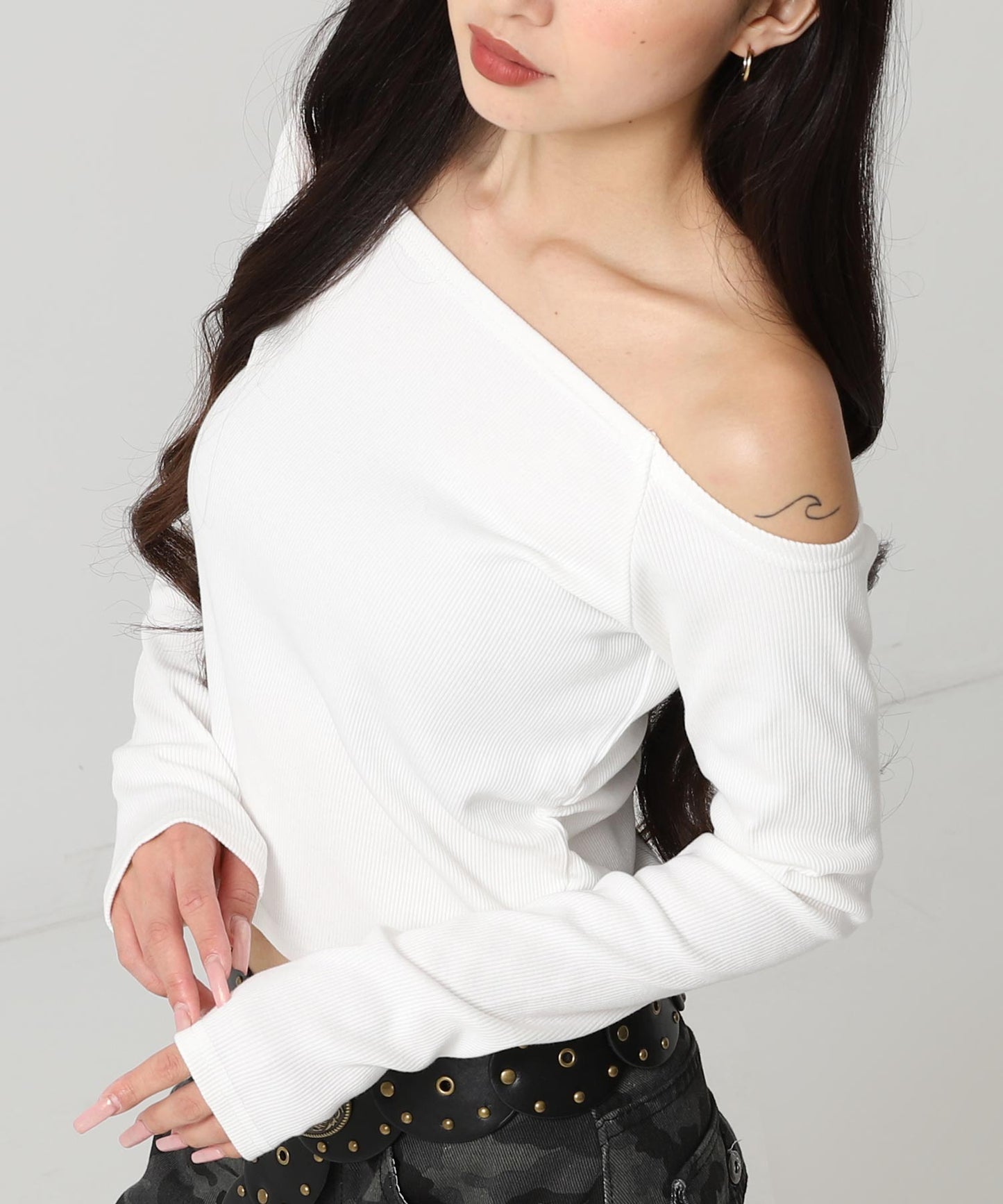 サイド ギャザー オフショルダー リブ トップス 793-9393