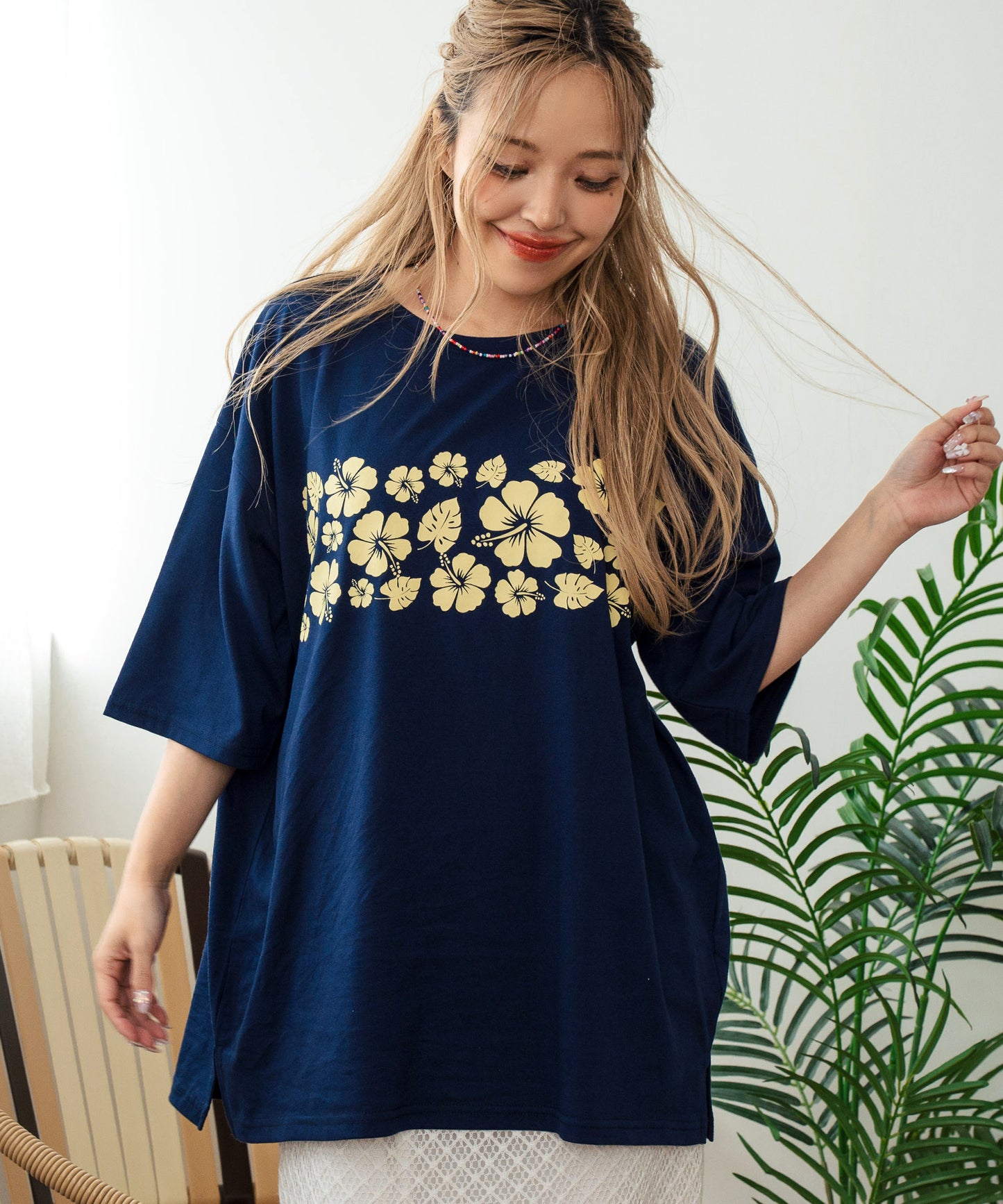バック ハイビスカス プリント オーバーサイズ Tシャツ 853-5957