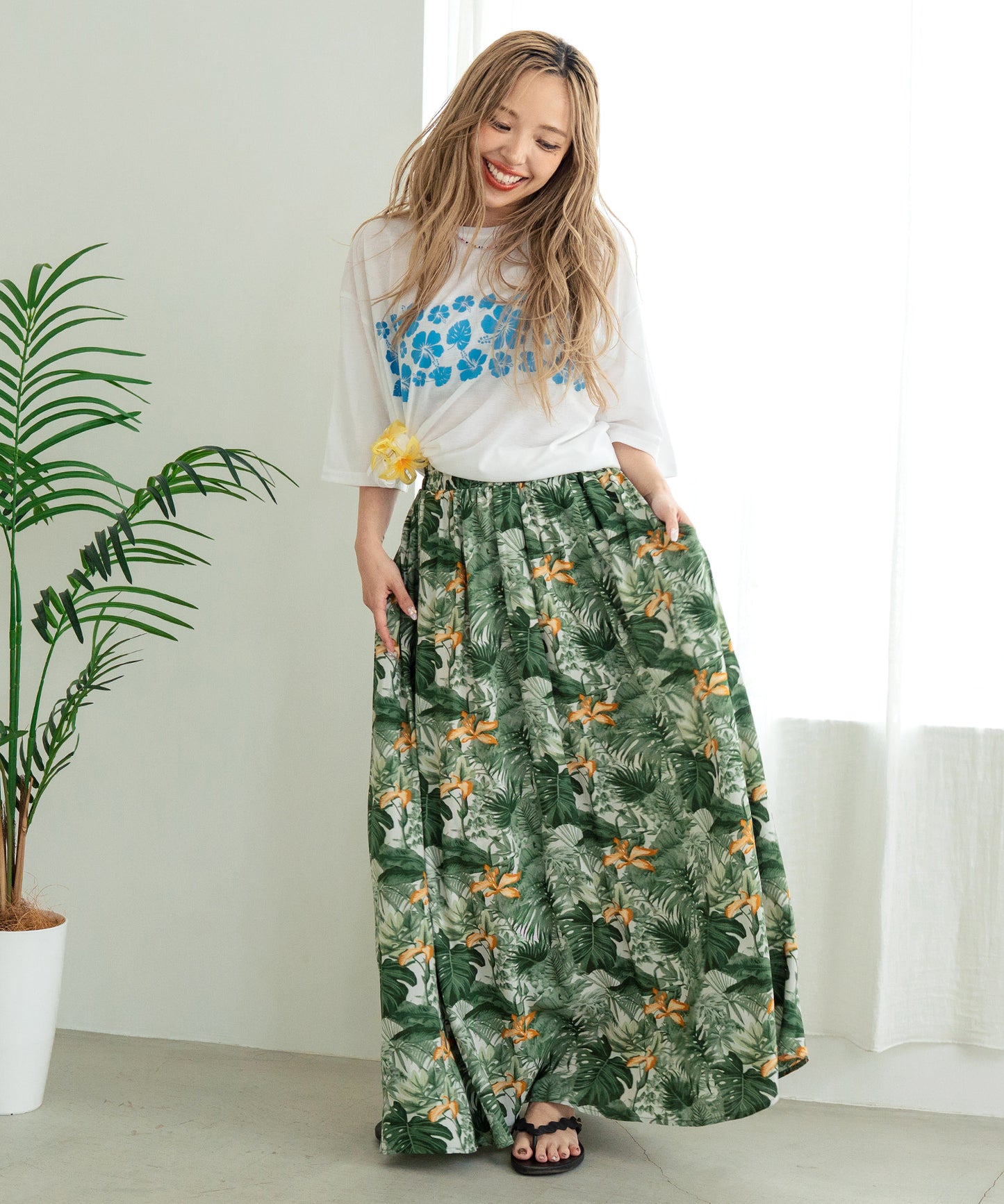 バック ハイビスカス プリント オーバーサイズ Tシャツ 853-5957