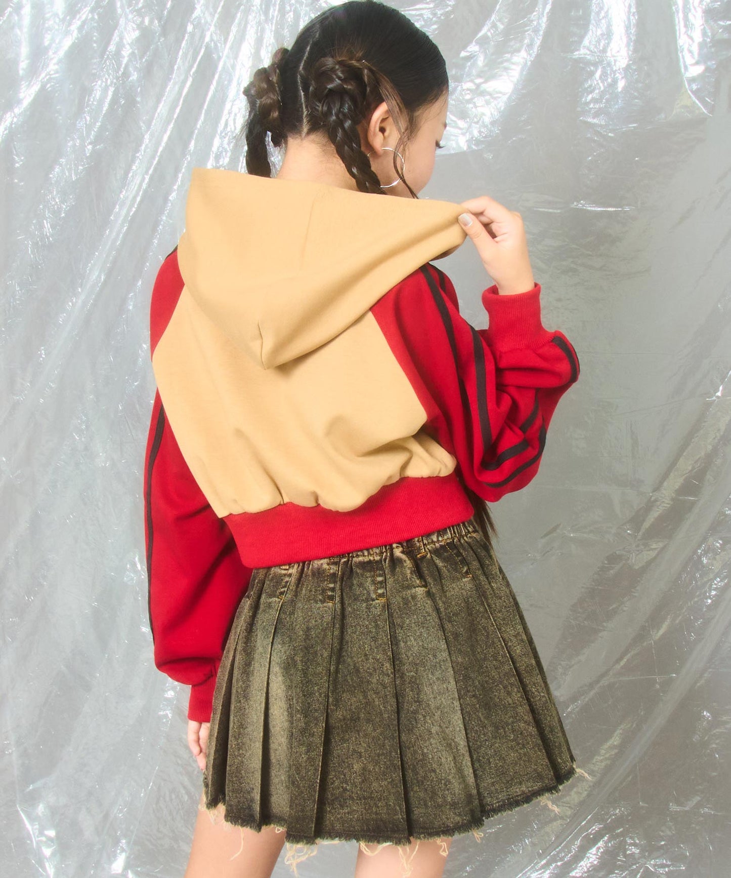 (新色)レッド/143cm(XSサイズ着用)