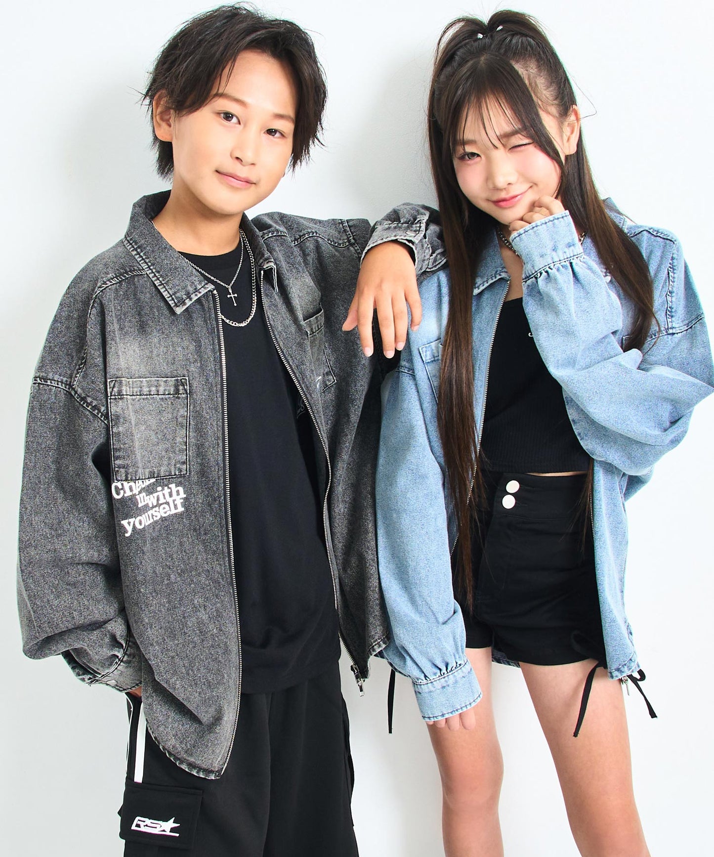 ブラック、ライトブルー