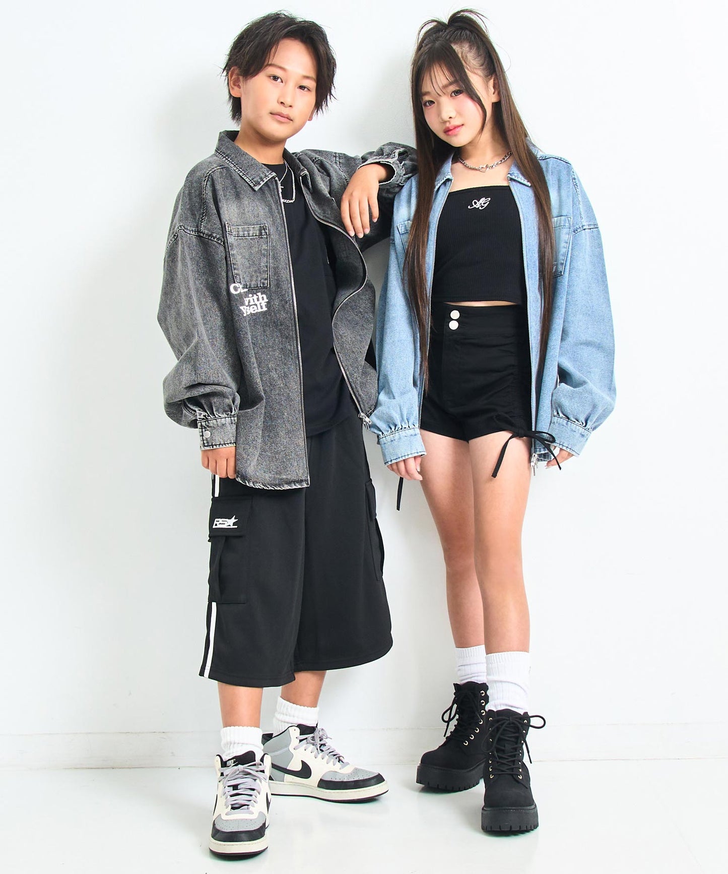 ブラック、ライトブルー