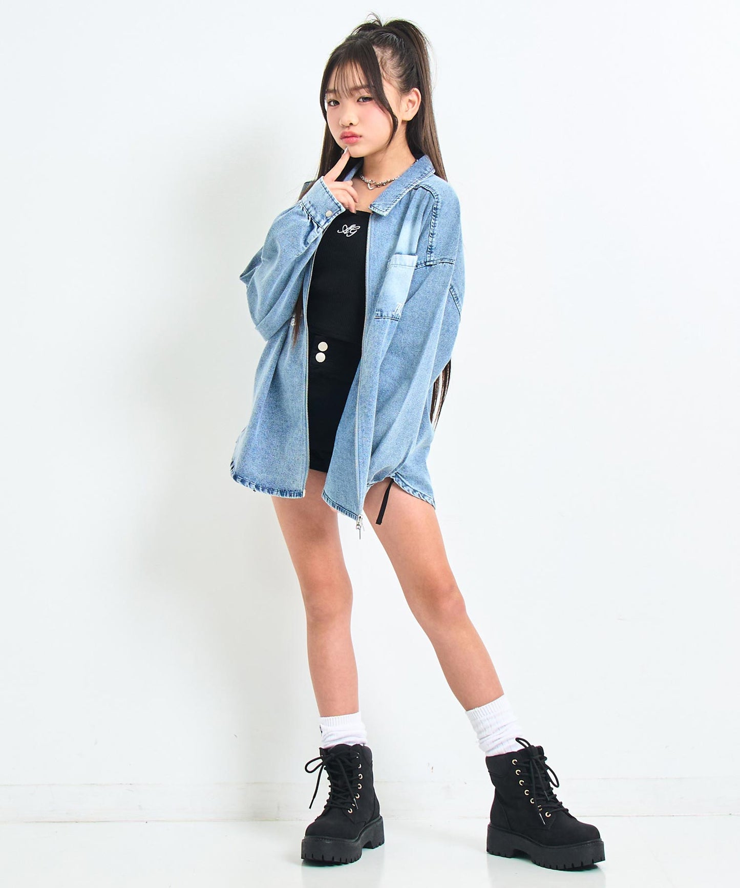 ライトブルー