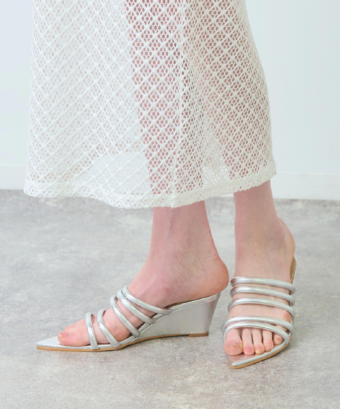 メタリック チューブストラップ ウェッジソール サンダル 369-9658