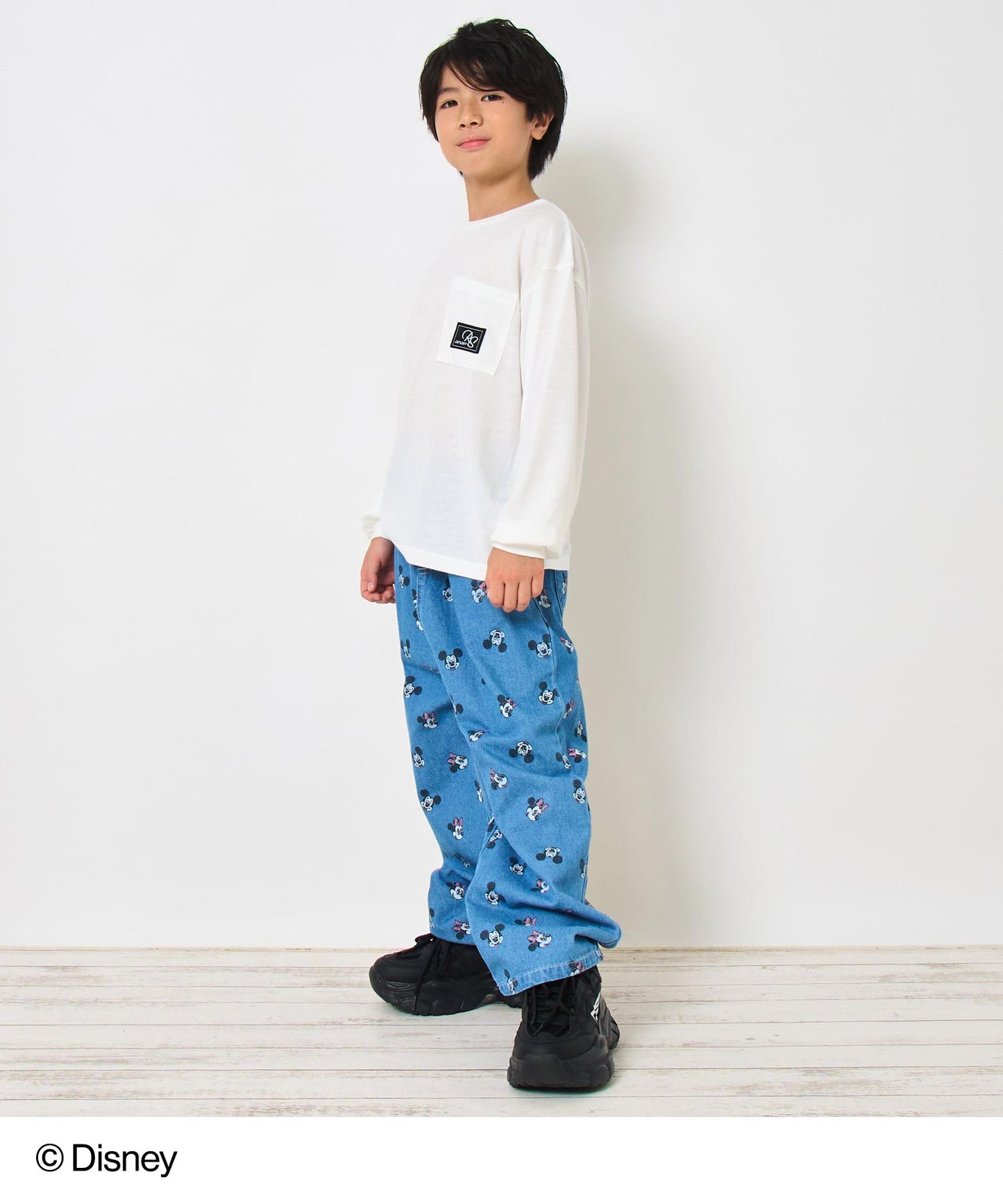 ブルー(130サイズ着用/身長:約129cm)