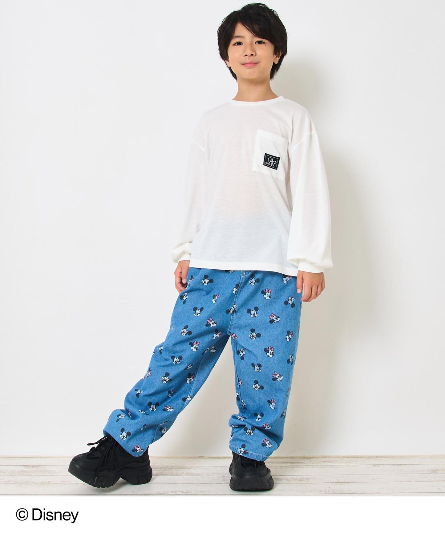 ブルー(130サイズ着用/身長:約129cm)