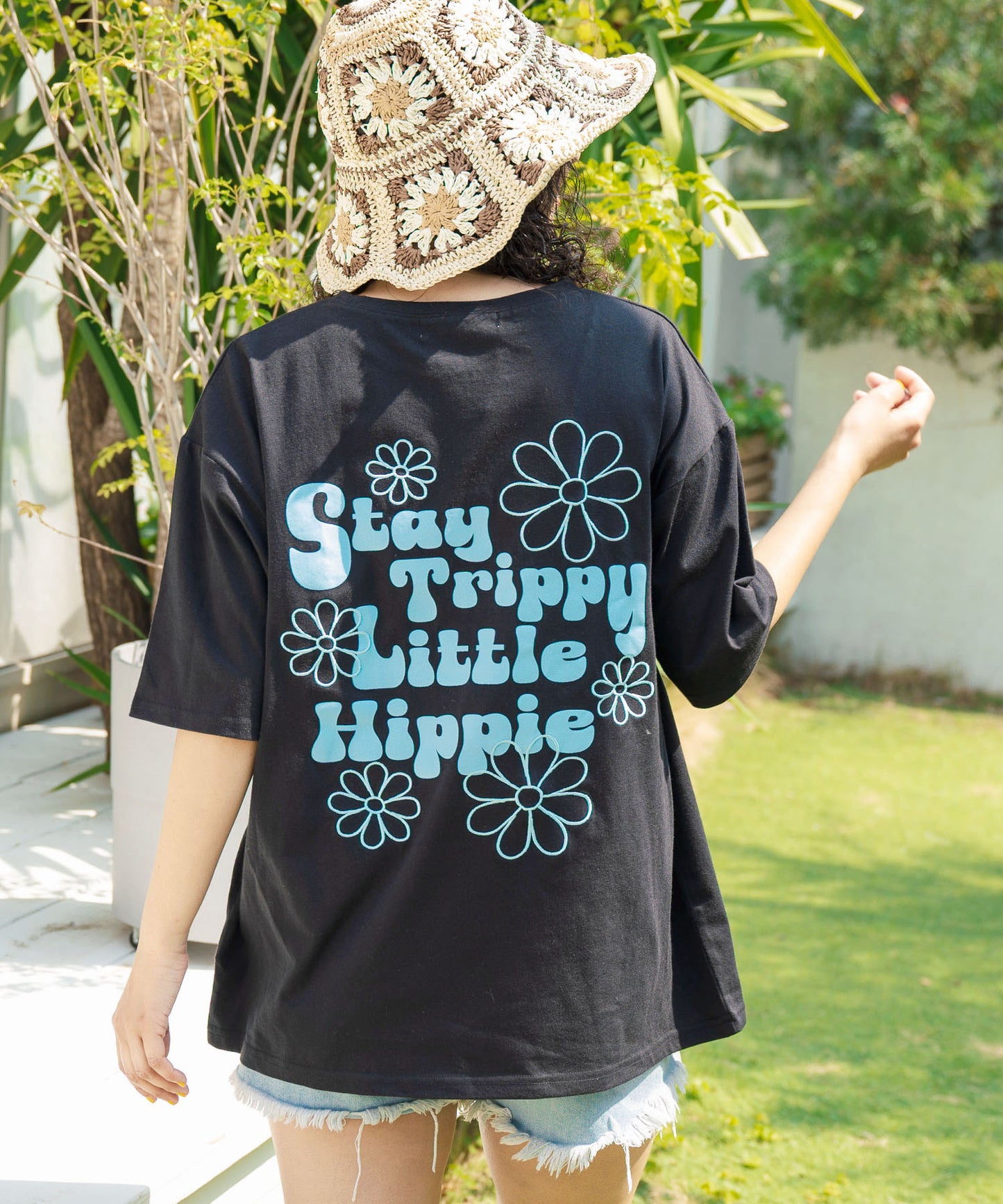 ヒッピー メッセージロゴ プリント × フラワー 刺繍 Tシャツ 853-5953