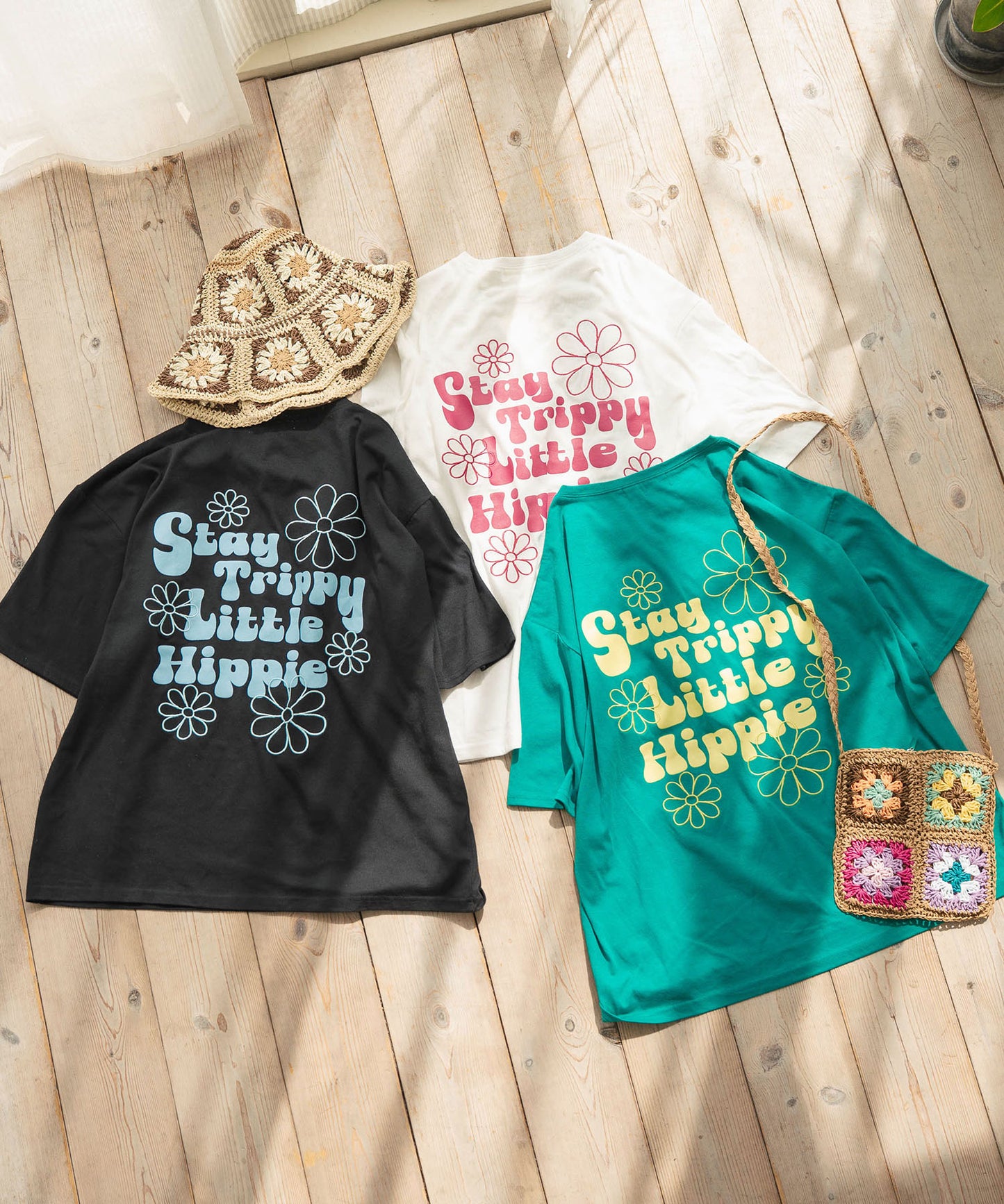 ヒッピー メッセージロゴ プリント × フラワー 刺繍 Tシャツ 853-5953