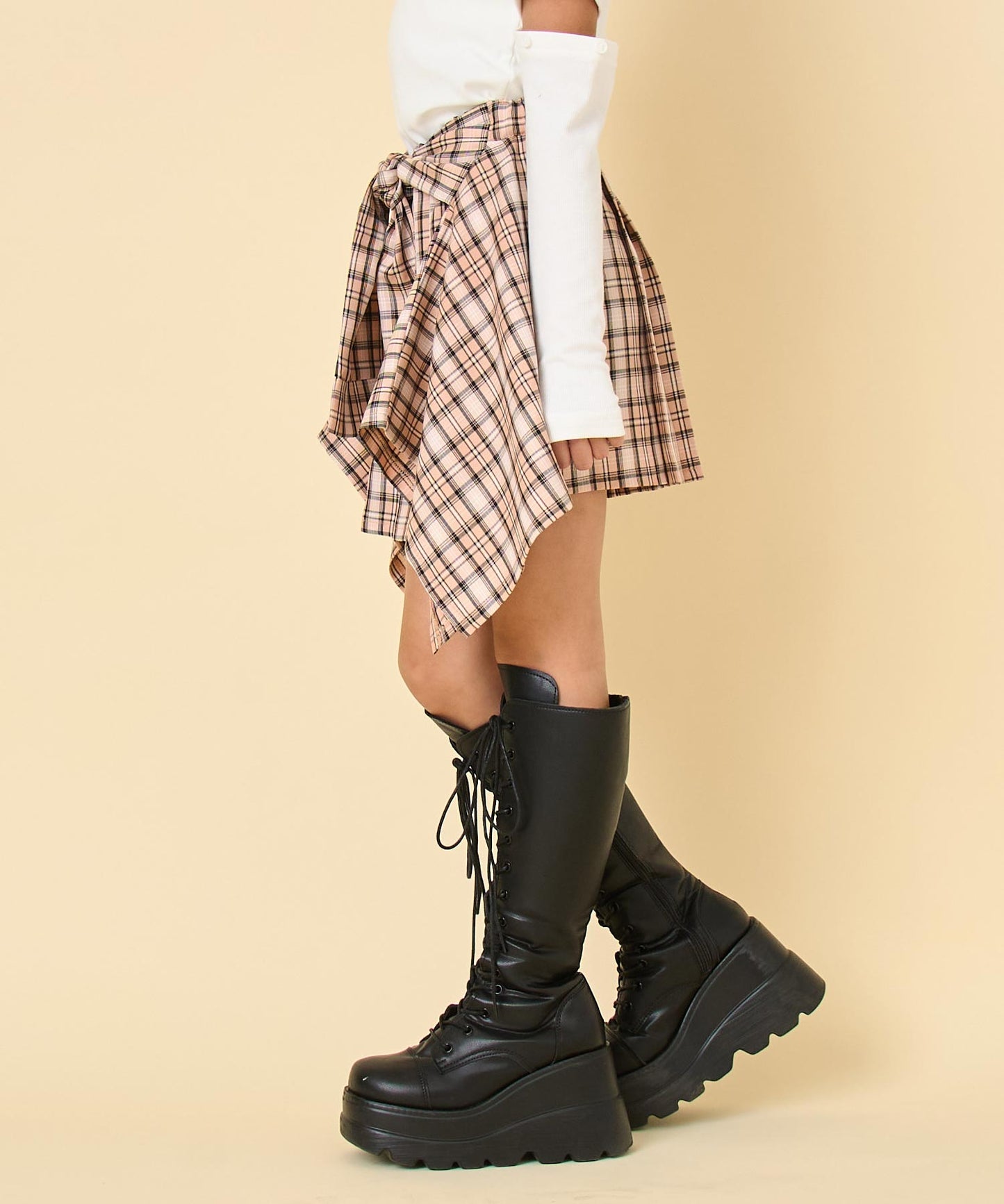 ベージュ(130サイズ着用/身長：約133cm)