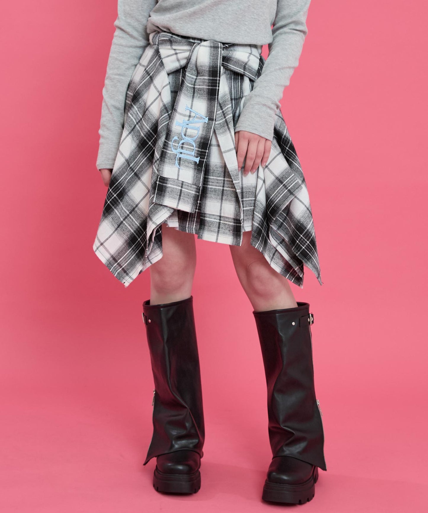 ブラック(Sサイズ着用/身長：約145cm)