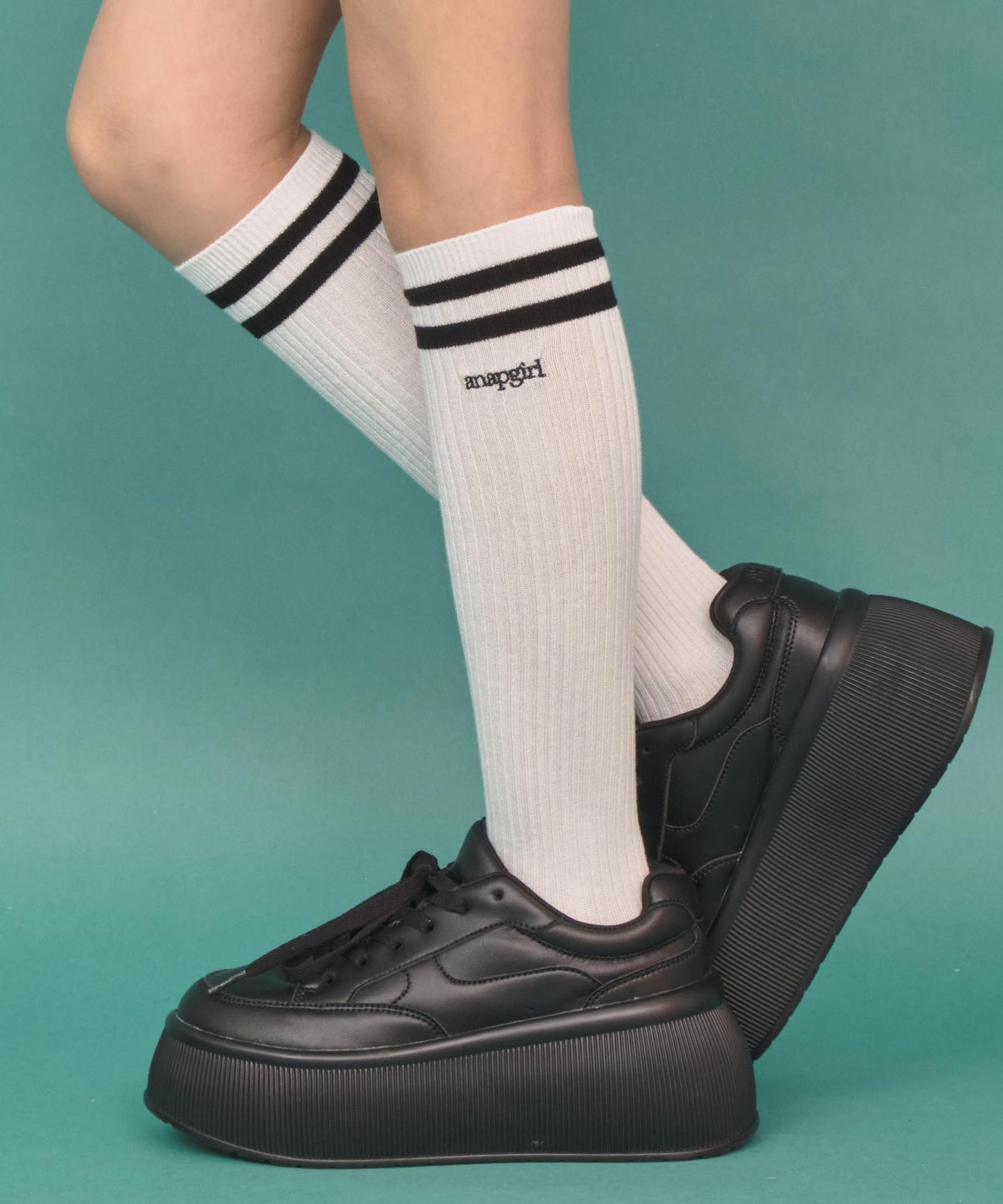 ライン入り 刺繍ハイソックス 919-7832