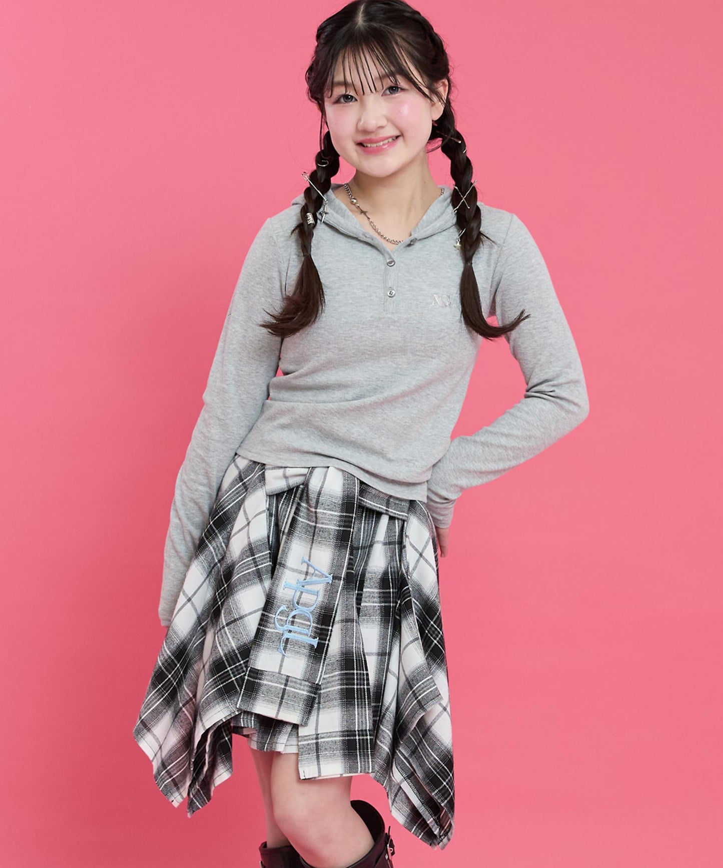 ブラック(Sサイズ着用/身長：約145cm)