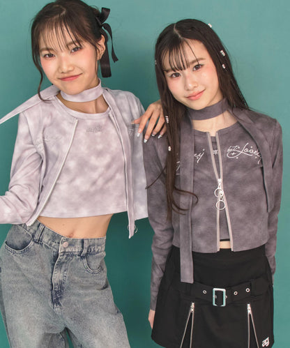 ホワイト(Sサイズ着用/身長：約150cm)、アッシュブラック(Sサイズ着用/身長：約148cm)