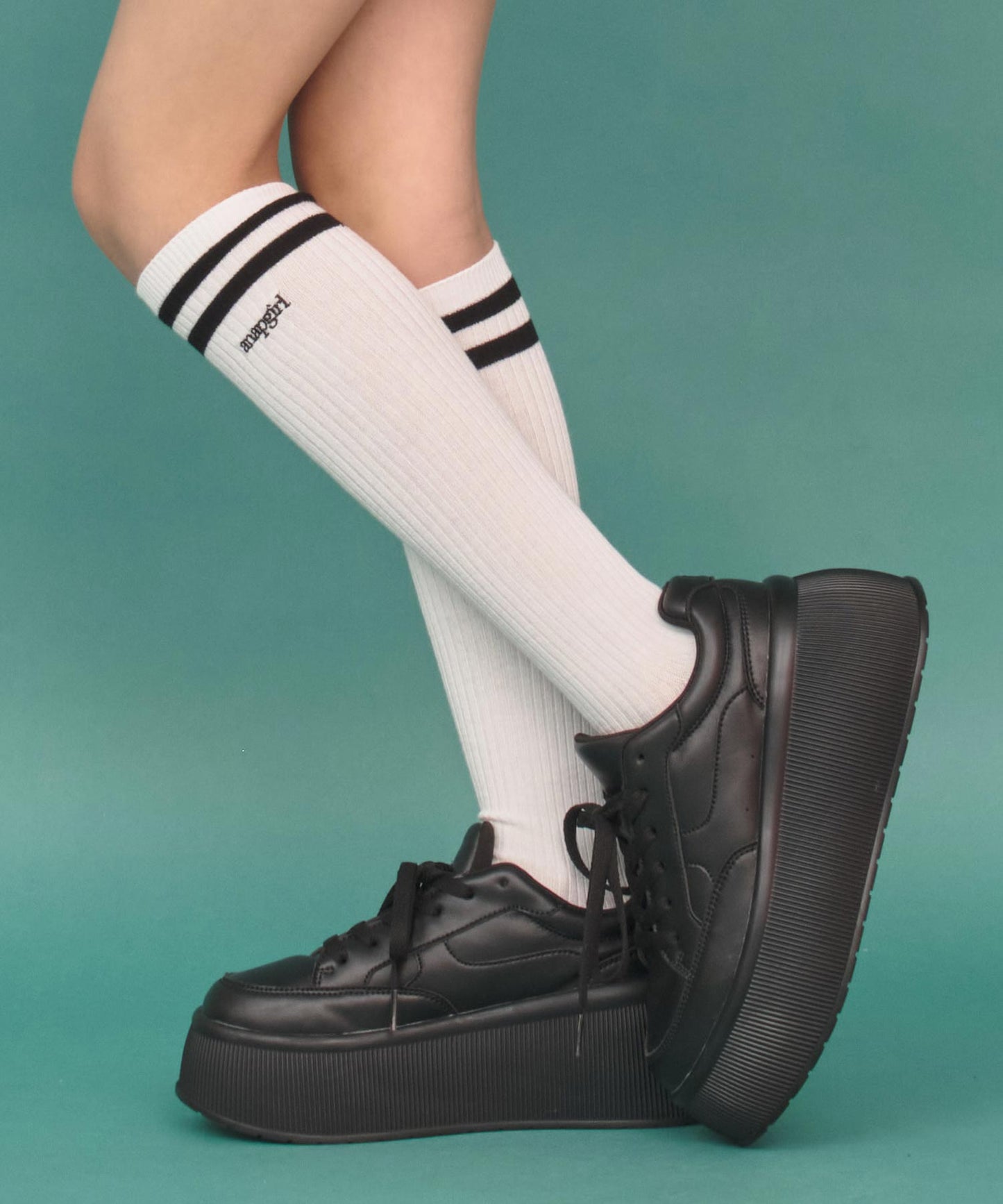 ライン入り 刺繍ハイソックス 919-7832