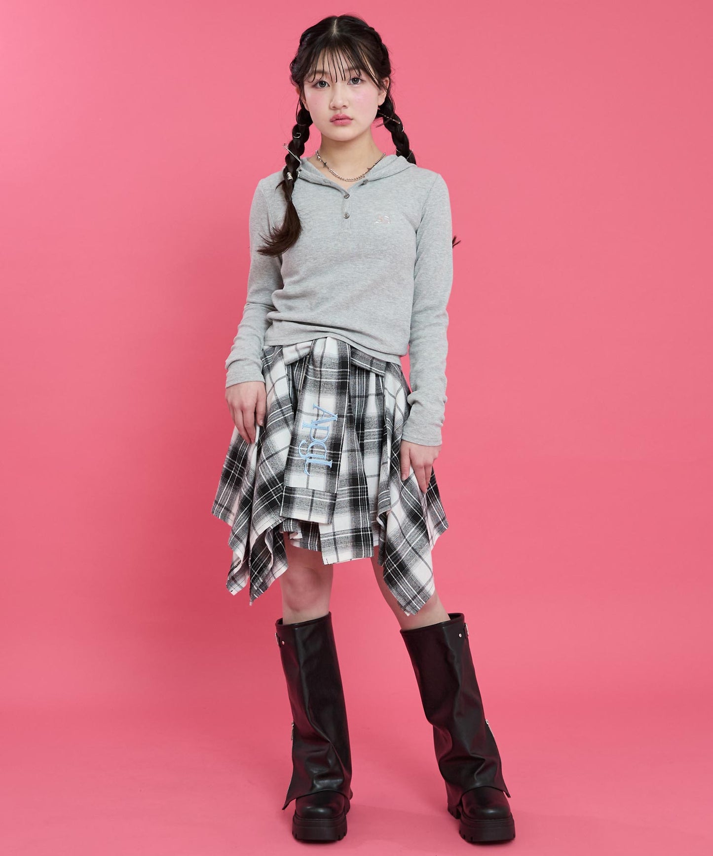 ブラック(Sサイズ着用/身長：約145cm)