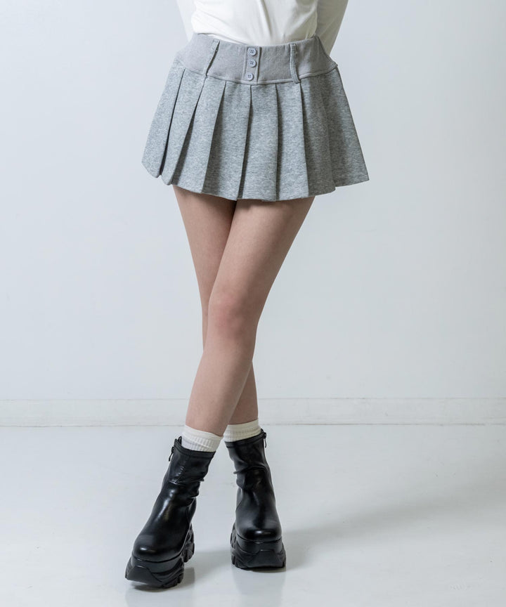 グレー