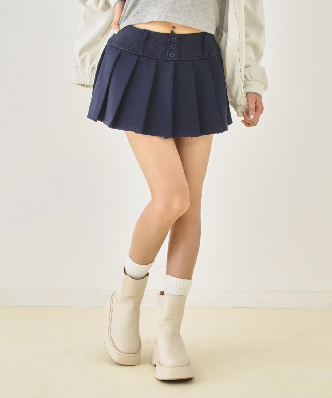 ネイビー