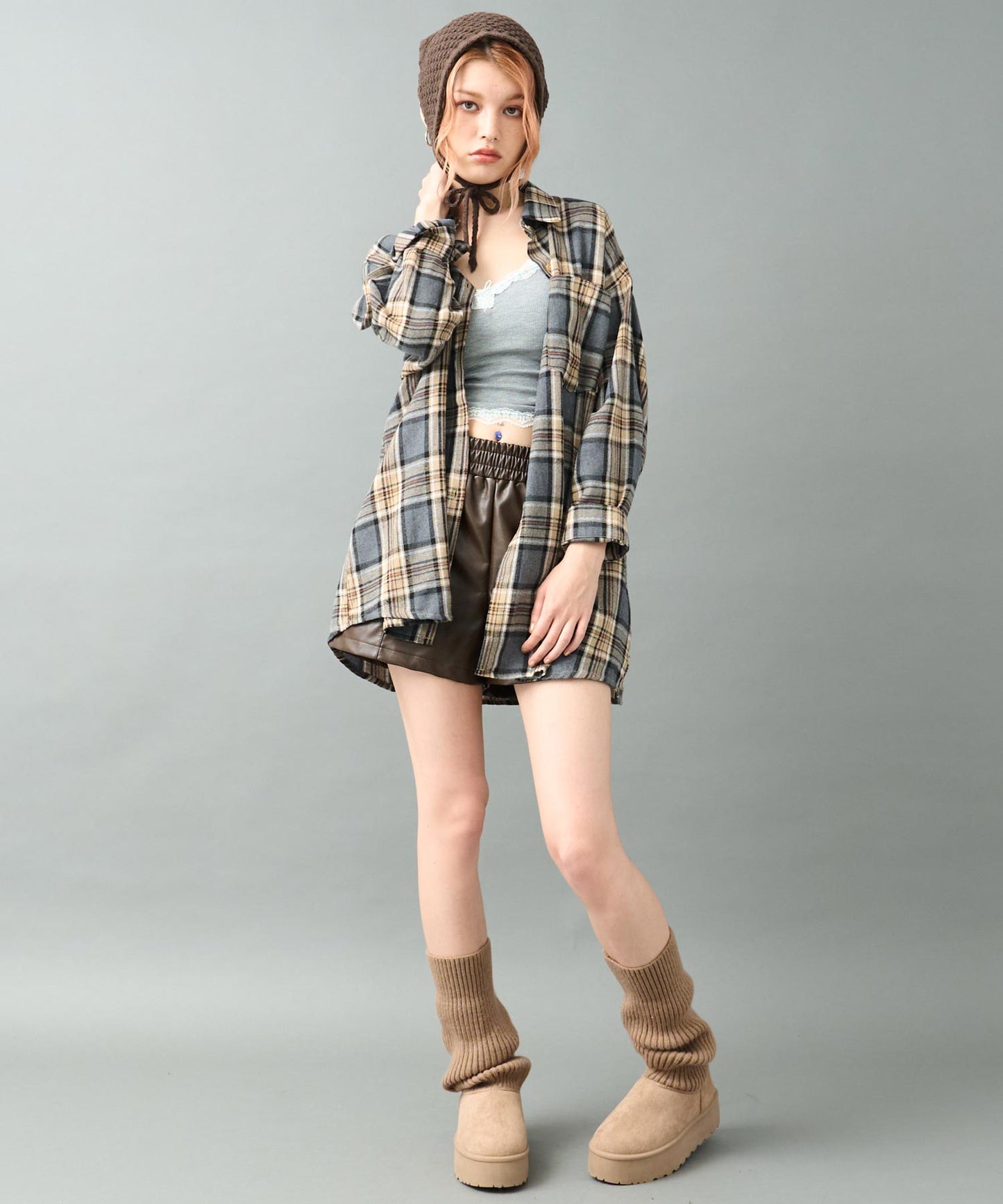 ウエスト ゴム フェイク レザー ショートパンツ 152-5935