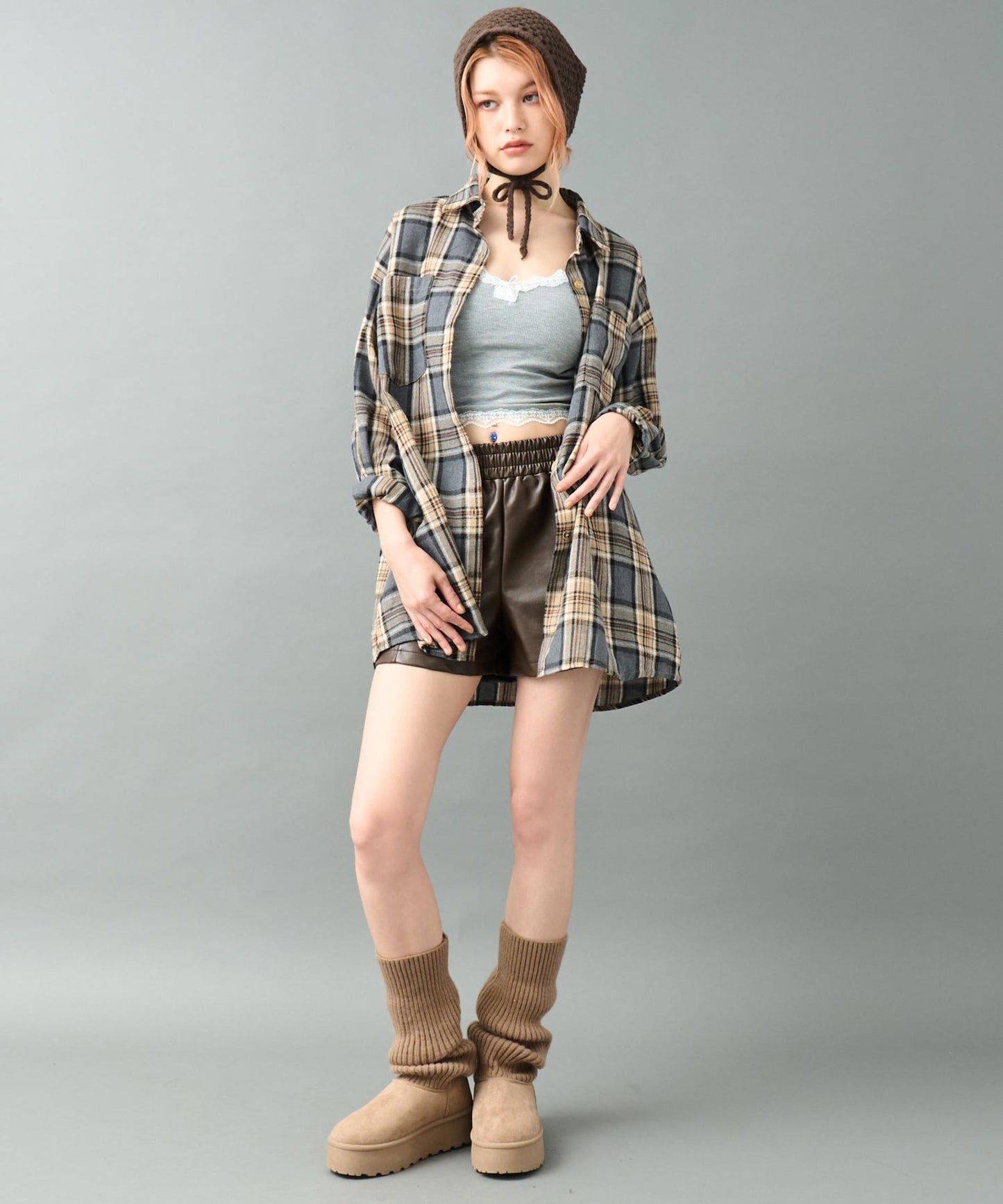 ウエスト ゴム フェイク レザー ショートパンツ 152-5935