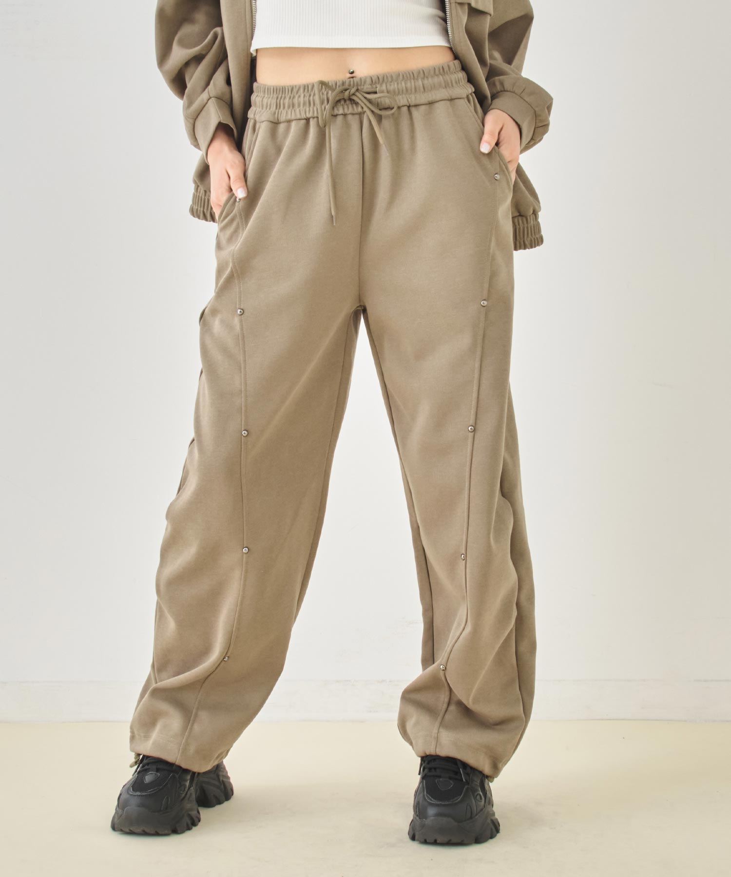 スタッズデザインボンディングスウェットパンツ 【セットアップ対応