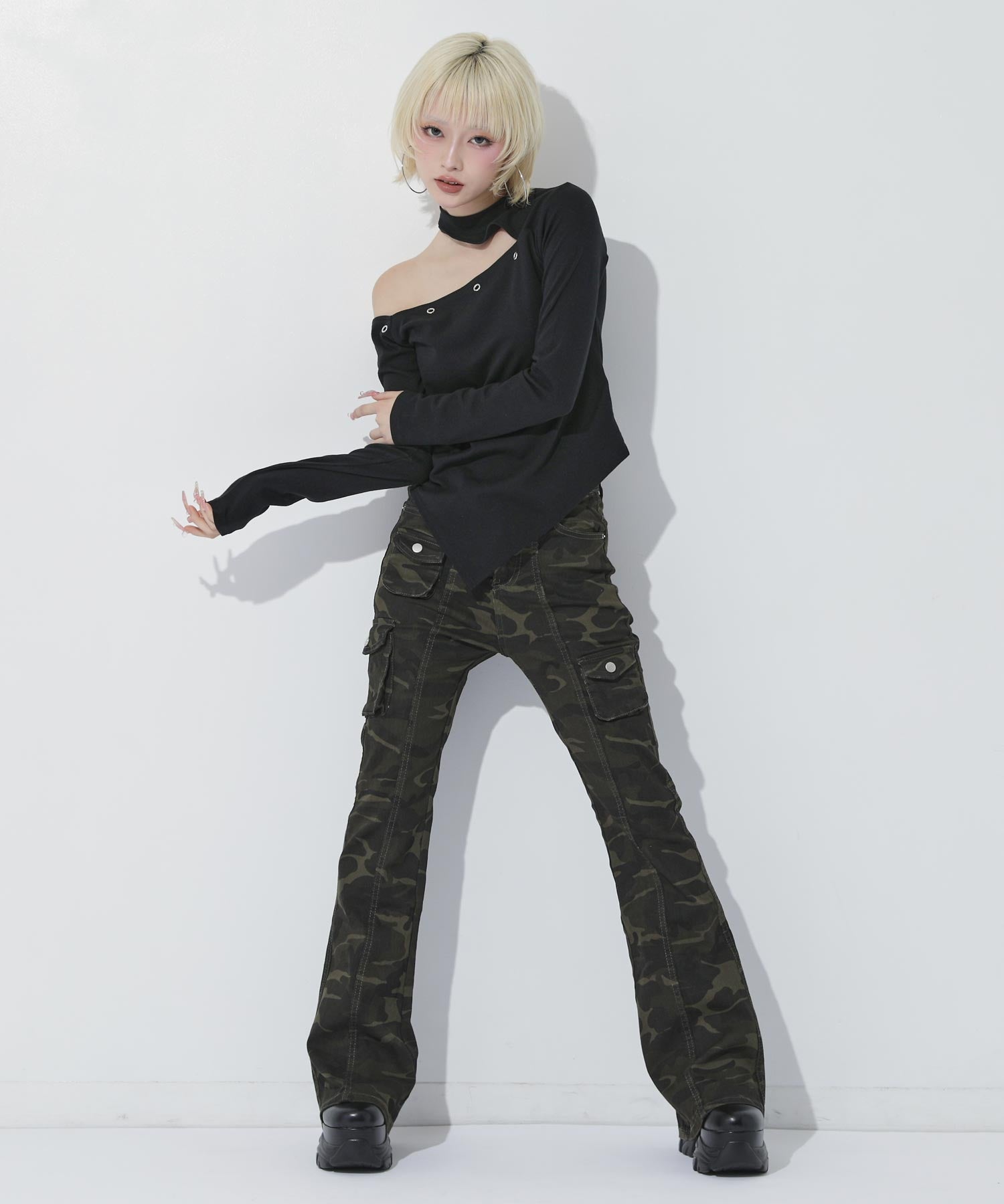 マメクロゴウチ ハイウエストバックフリンジフレアパンツ カモフラ フレアパンツ 152-6120 – ANAP オンラインショップ