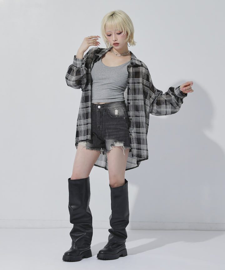 グレー