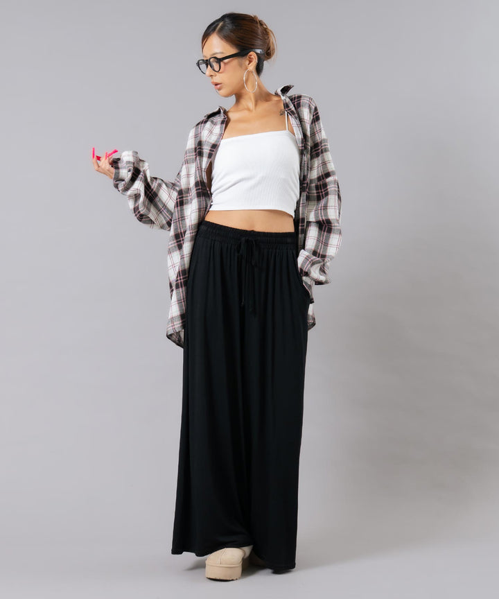 ブラック(身長：約169cm)