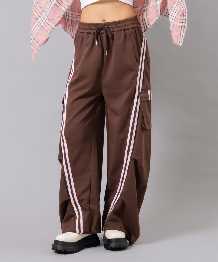 ブラウン(身長：約169cm)
