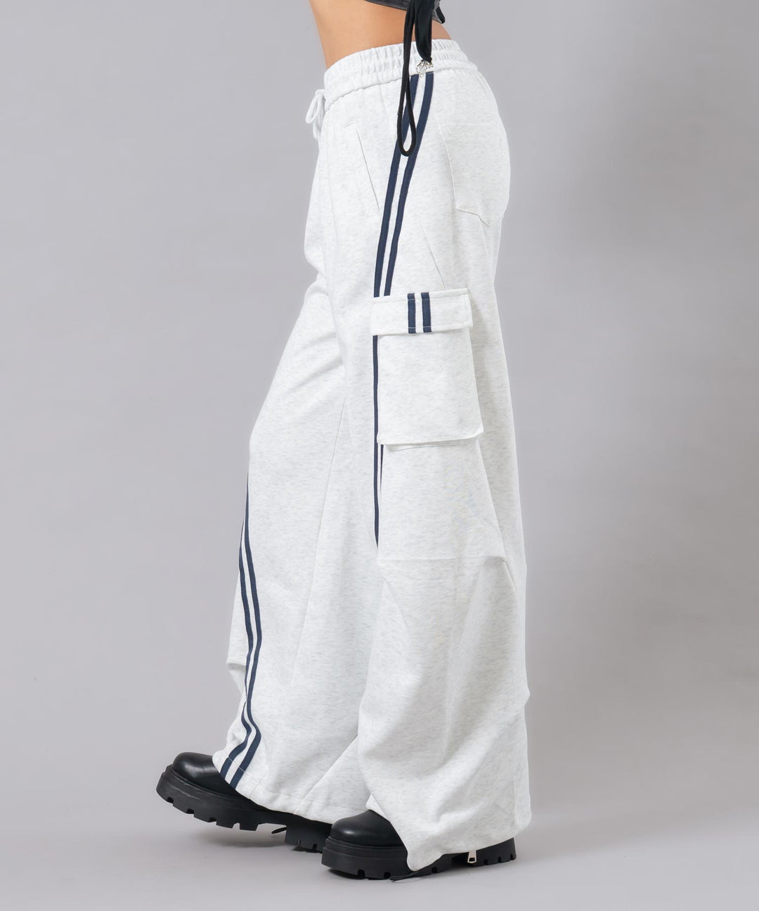 ライトグレー(身長：約169cm)