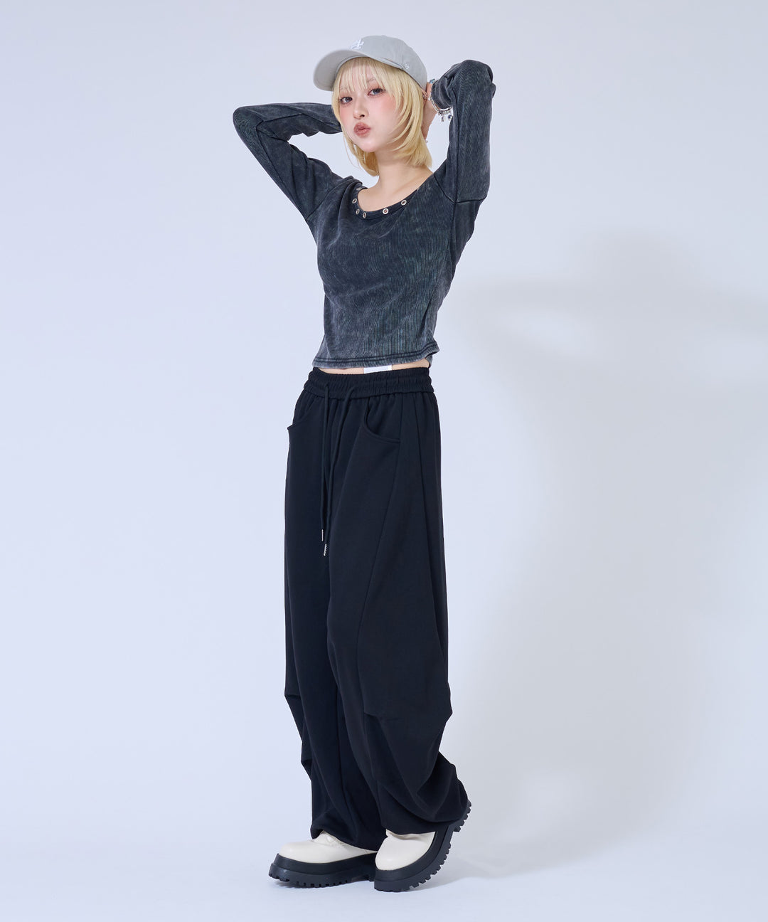 ブラック(身長：約158cm)