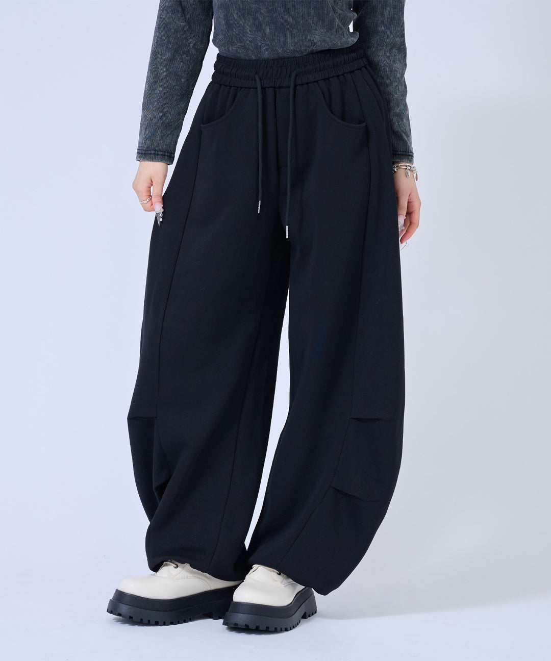 ブラック(身長：約158cm)