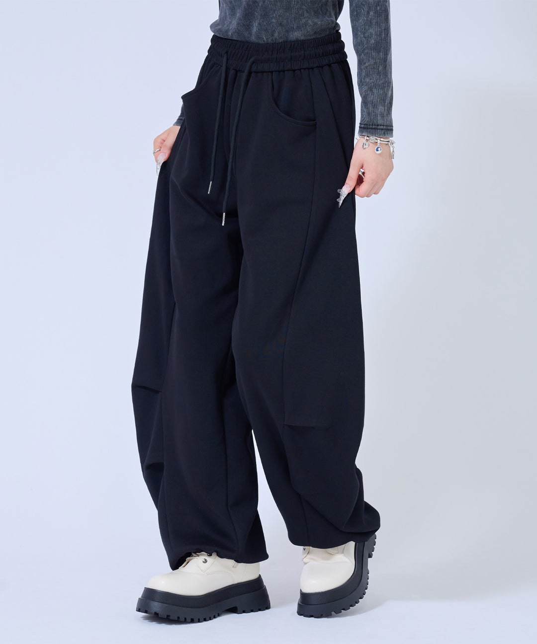 ブラック(身長：約158cm)