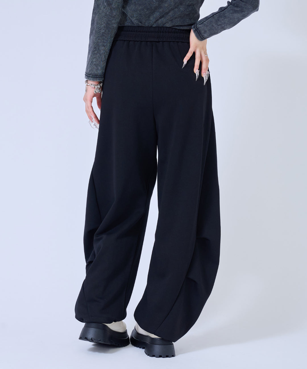 ブラック(身長：約158cm)