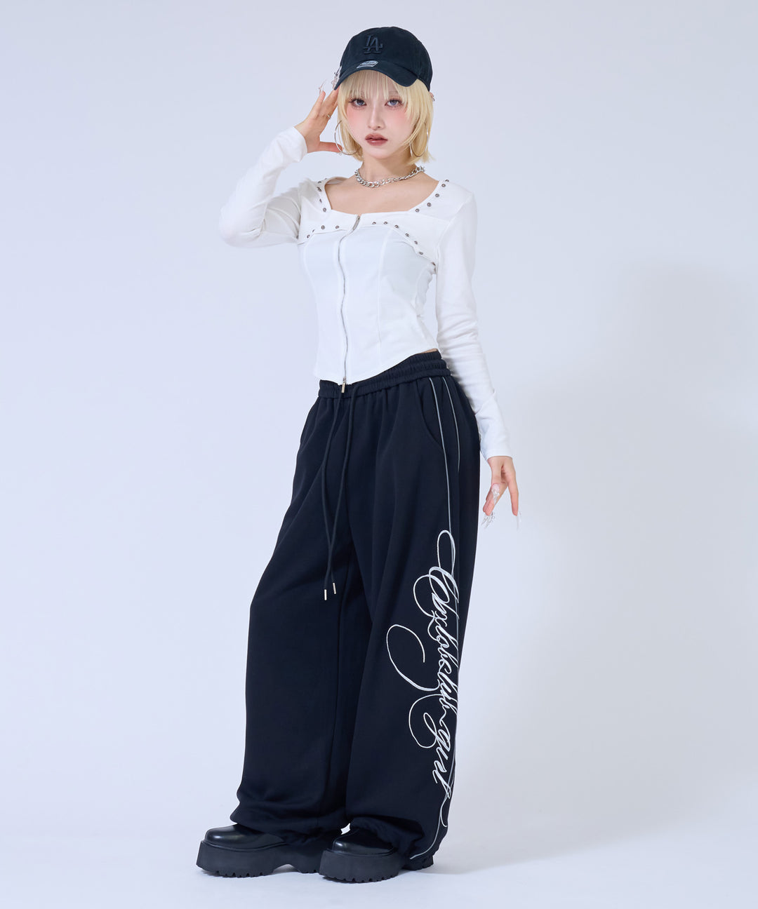 ブラック(身長：約158cm)