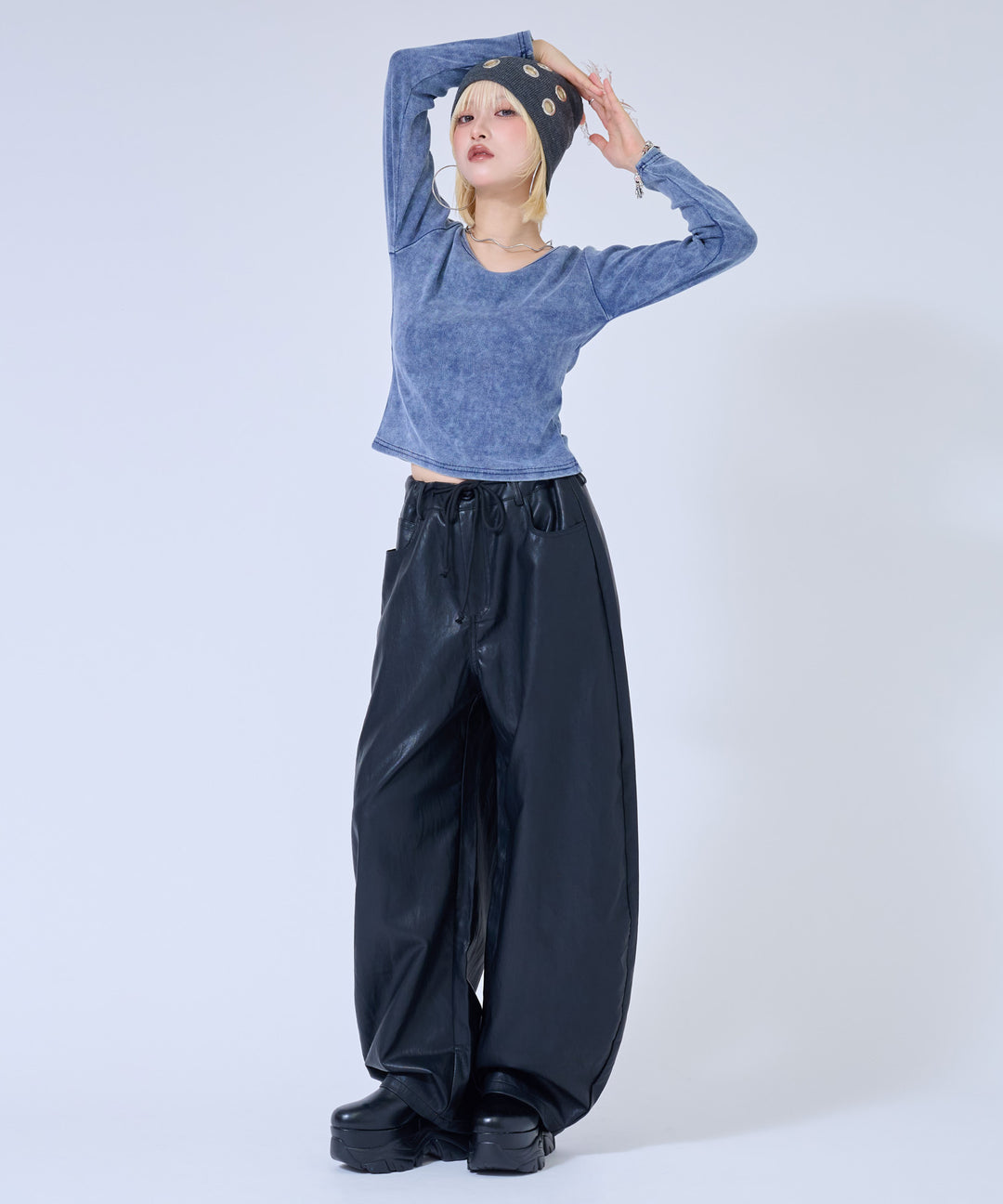 ブラック(身長：約158cm)